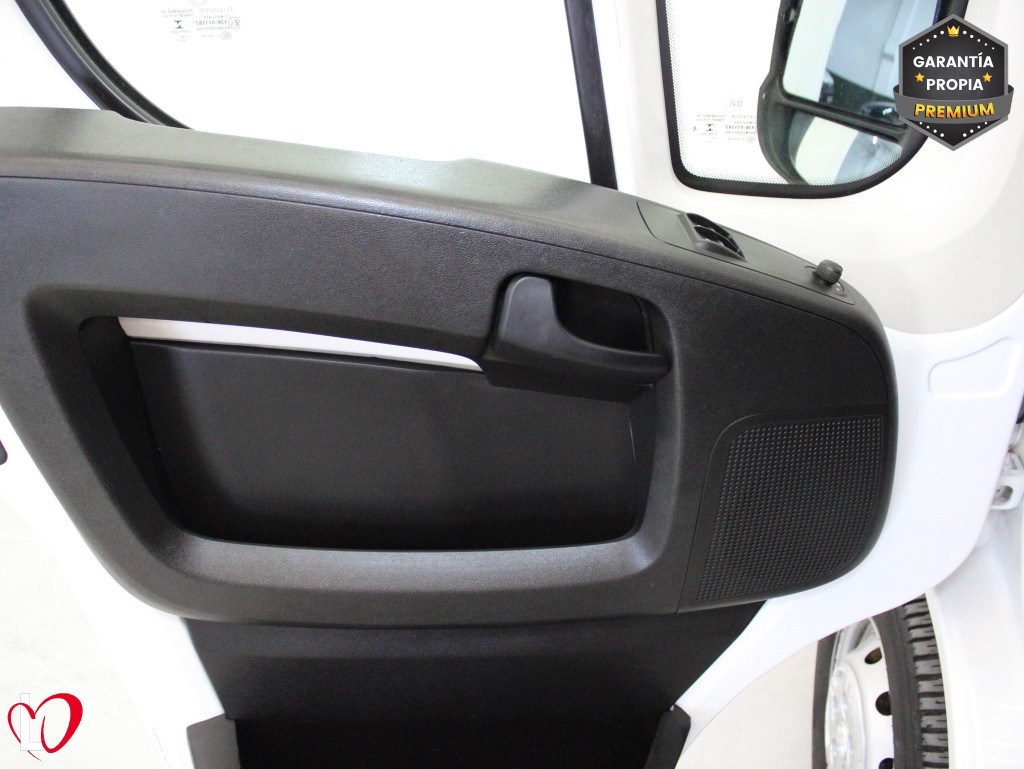 PEUGEOT BOXER CAMIÓN CAJA 33 L2 BlueHDi 140 S&S de segunda mano