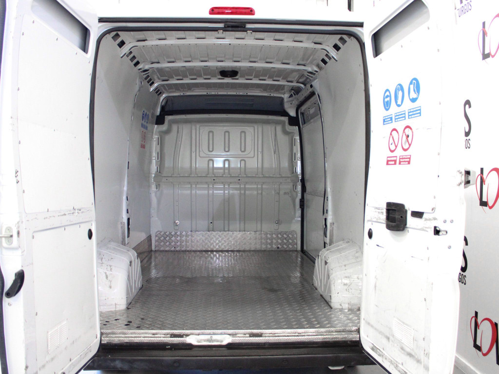 PEUGEOT BOXER FURGÓN 333 L2 H2 BHDI 120 S&S 6 Vel. MAN de segunda mano