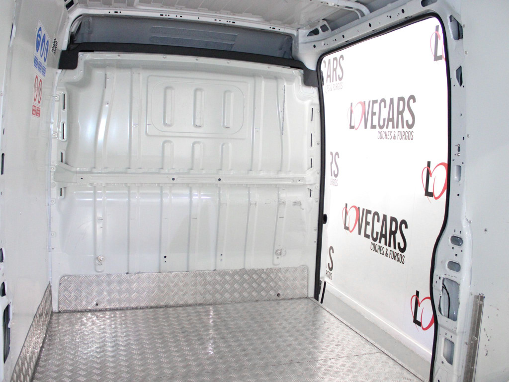 PEUGEOT BOXER FURGÓN 333 L2 H2 BHDI 120 S&S 6 Vel. MAN de segunda mano