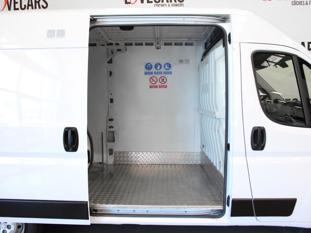 PEUGEOT BOXER FURGÓN 333 L2 H2 BHDI 120 S&S 6 Vel. MAN de segunda mano