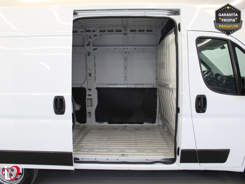 PEUGEOT BOXER FURGÓN 333 L2 H2 BHDI 120 S&S 6 Vel. MAN de segunda mano