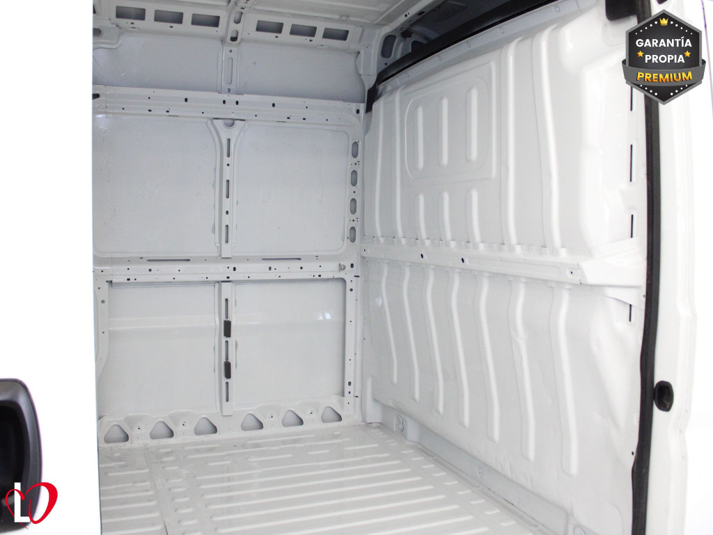 PEUGEOT BOXER FURGÓN 335 L3 H2 BHDI 140 S&S 6 Vel. MAN de segunda mano