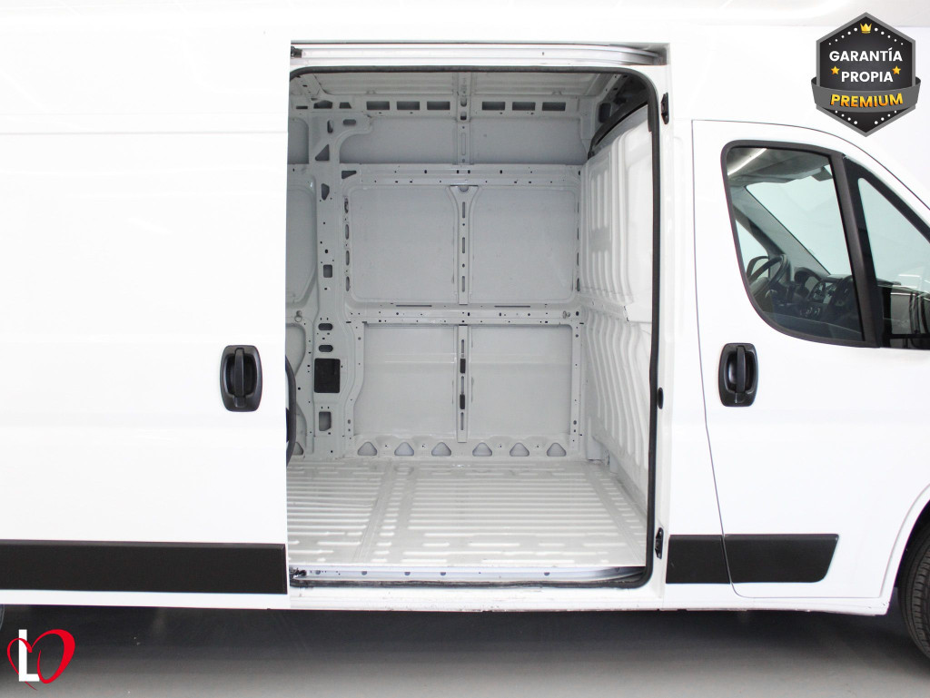 PEUGEOT BOXER FURGÓN 335 L3 H2 BHDI 140 S&S 6 Vel. MAN de segunda mano