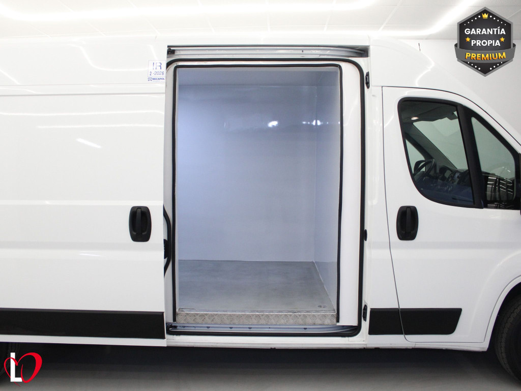 PEUGEOT BOXER FURGÓN 335 L3H2 BlueHDi 140 S&S ISOTERMO de segunda mano