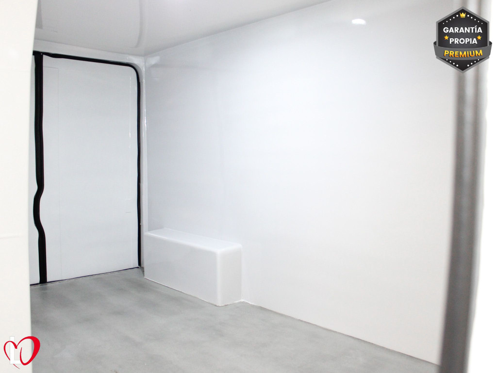 PEUGEOT BOXER FURGÓN 335 L3H2 BlueHDi 140 S&S ISOTERMO de segunda mano