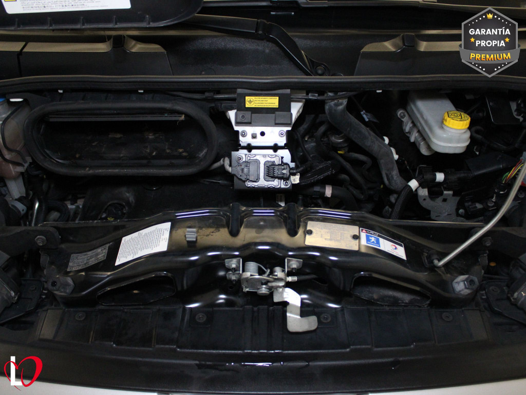 PEUGEOT BOXER FURGÓN 335 L3H2 BlueHDi 140 S&S ISOTERMO de segunda mano