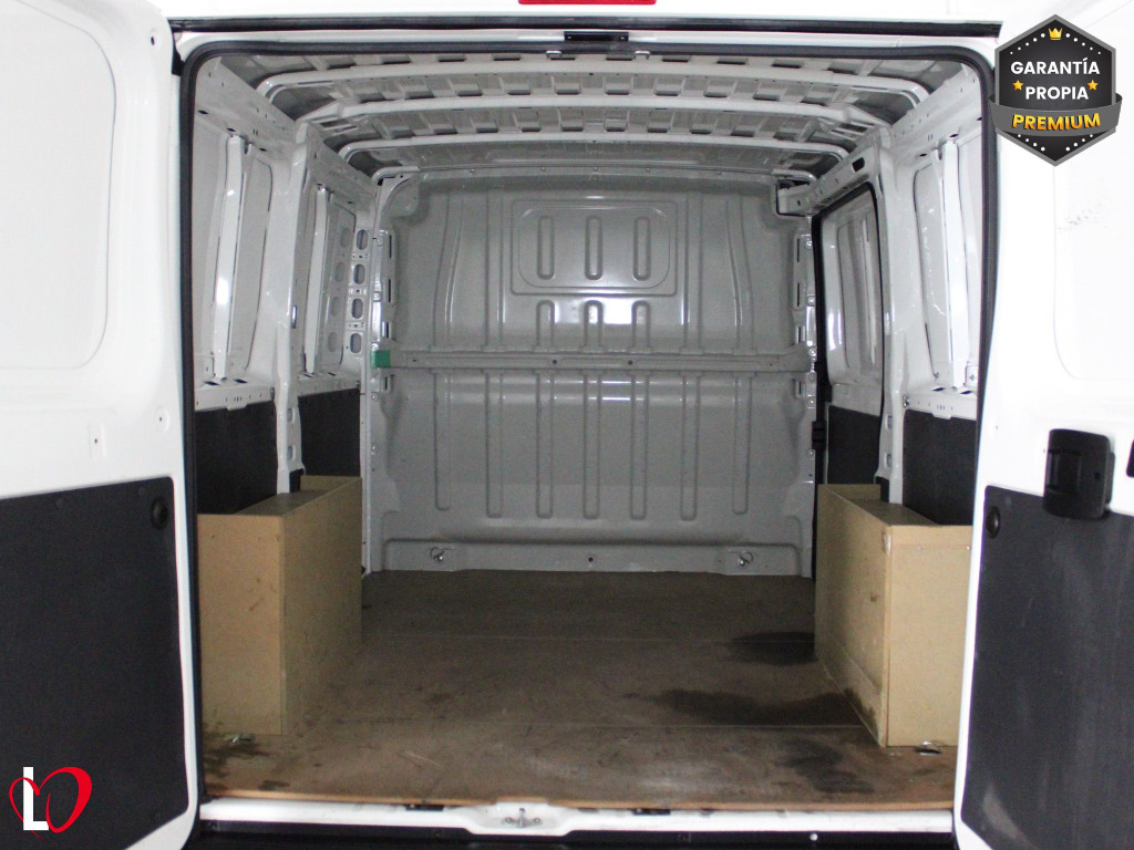 PEUGEOT BOXER FURGÓN PACK 330 L1 H1 BHDI 140 S&S 6 Vel. MAN de segunda mano
