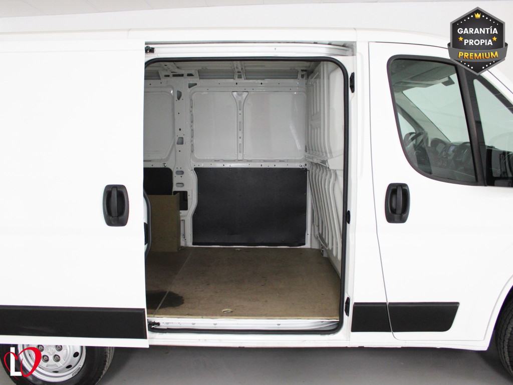 PEUGEOT BOXER FURGÓN PACK 330 L1 H1 BHDI 140 S&S 6 Vel. MAN de segunda mano