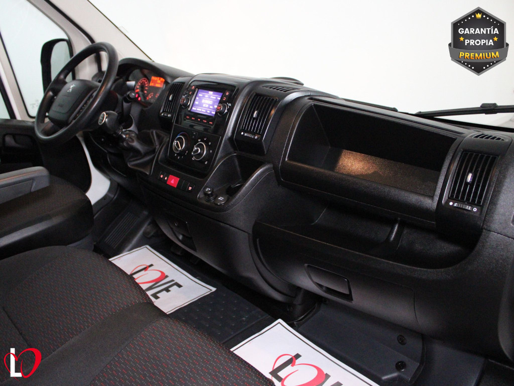 PEUGEOT BOXER FURGÓN PACK 330 L1 H1 BHDI 140 S&S 6 Vel. MAN de segunda mano