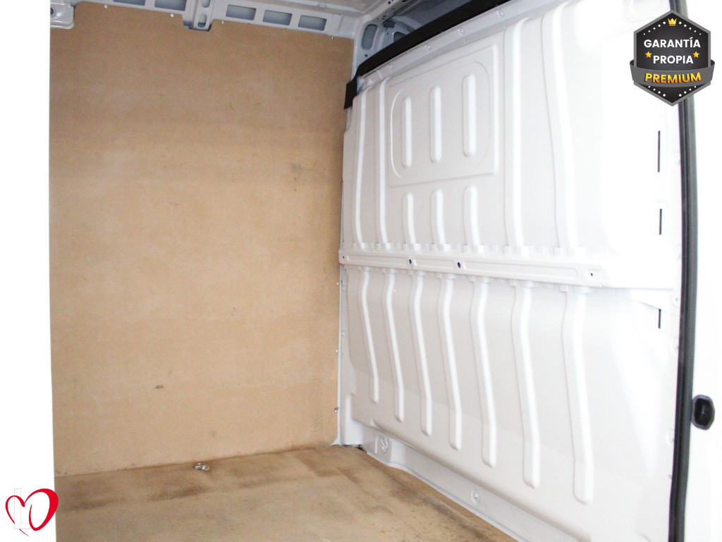 PEUGEOT BOXER FURGÓN PACK 335 L2 H2 BHDI 140 S&S 6 Vel. MAN de segunda mano