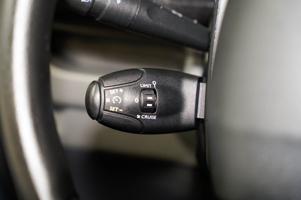 PEUGEOT EXPERT 1.6 BlueHDI COMBI 6 STANDARD 95 de segunda mano