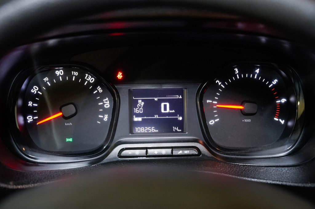 PEUGEOT EXPERT 1.6 BlueHDI S&S COMBI 6 PLAZAS STANDARD 115 de segunda mano