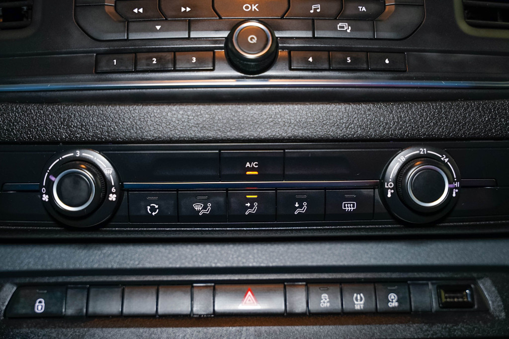 PEUGEOT EXPERT 1.6 BlueHDI S&S COMBI 6 PLAZAS STANDARD 115 de segunda mano