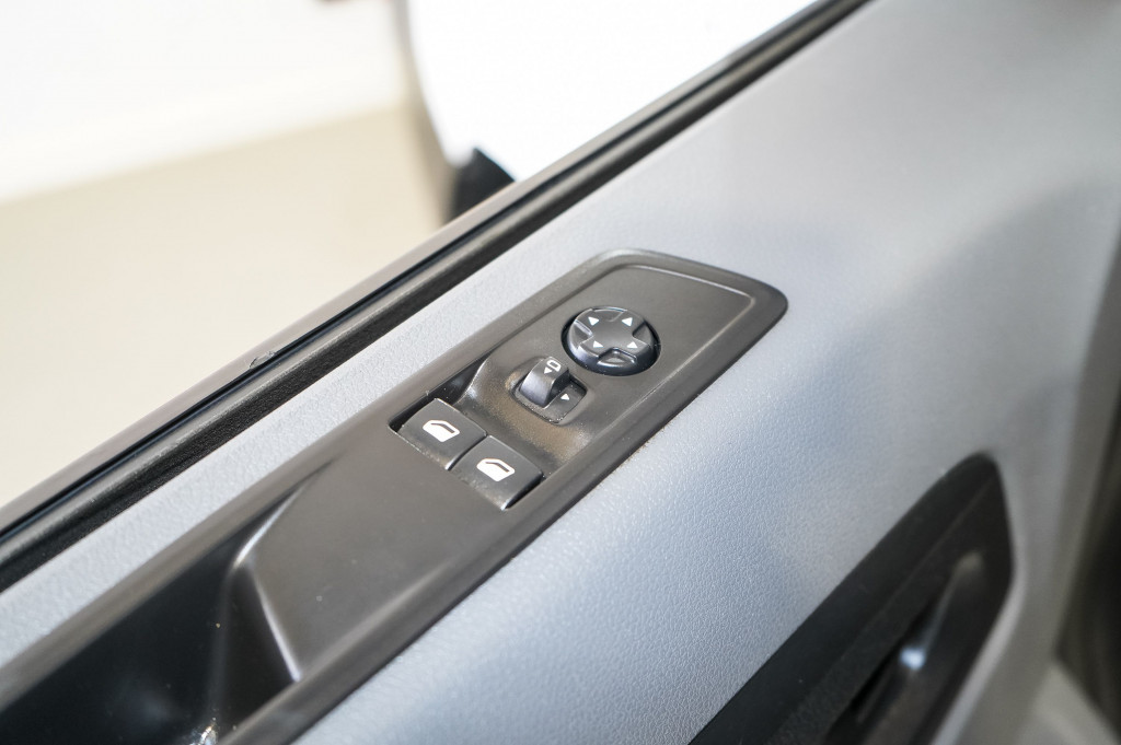 PEUGEOT EXPERT 2.0 BLUEHDI FURGON TALLA M 120 de segunda mano