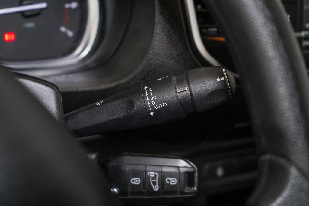 PEUGEOT EXPERT 2.0 BLUEHDI FURGON TALLA M 120 de segunda mano