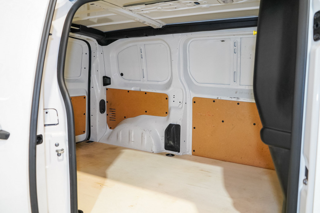 PEUGEOT EXPERT 2.0 BLUEHDI FURGON TALLA M 120 de segunda mano