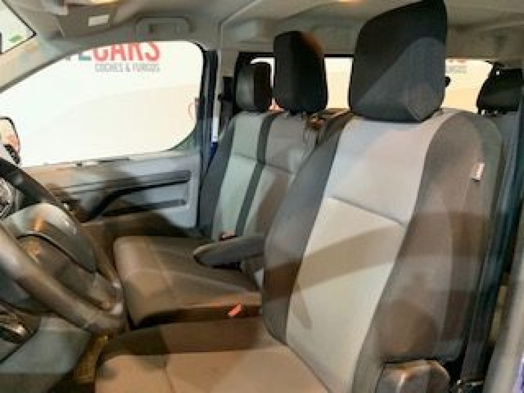 PEUGEOT EXPERT BlueHDI COMBI 9 PLAZAS 115 de segunda mano