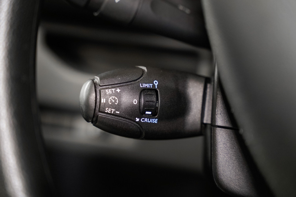 PEUGEOT EXPERT BlueHDI S&S COMBI 5 PLAZAS STANDARD 6 VEL 120 de segunda mano