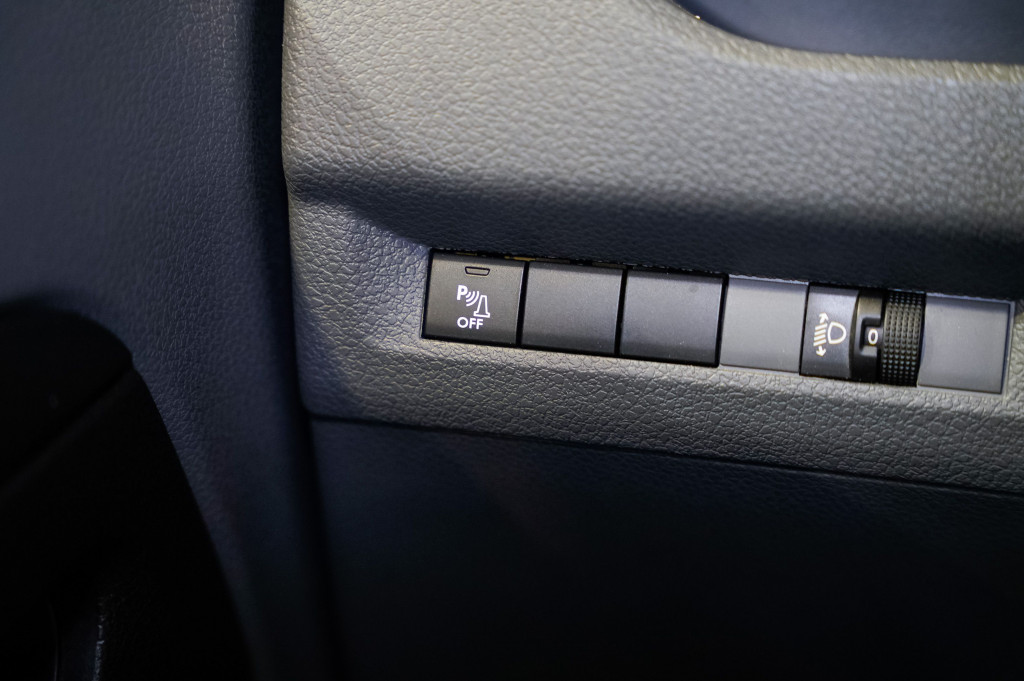 PEUGEOT EXPERT BlueHDI S&S COMBI 5 PLAZAS STANDARD 6 VEL 120 de segunda mano