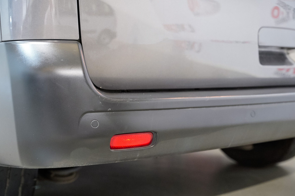 PEUGEOT EXPERT BlueHDI S&S COMBI 5 PLAZAS STANDARD 6 VEL 120 de segunda mano