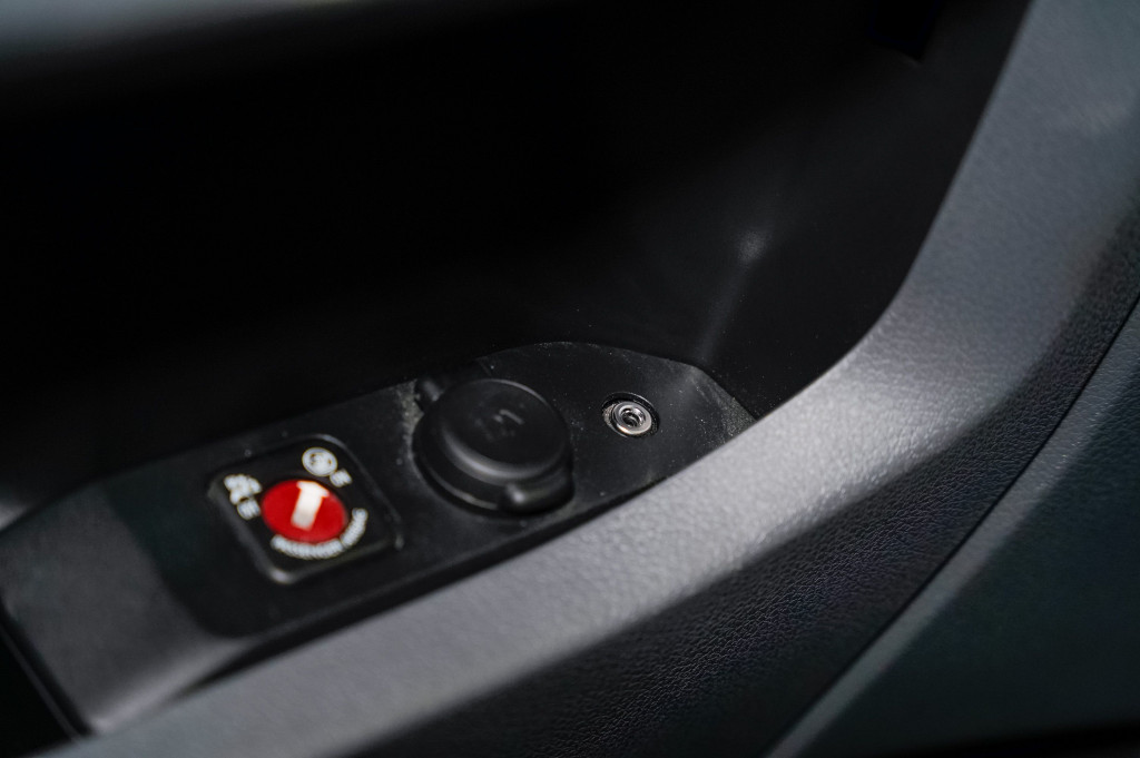 PEUGEOT EXPERT BlueHDI S&S COMBI 5 PLAZAS STANDARD 6 VEL 120 de segunda mano