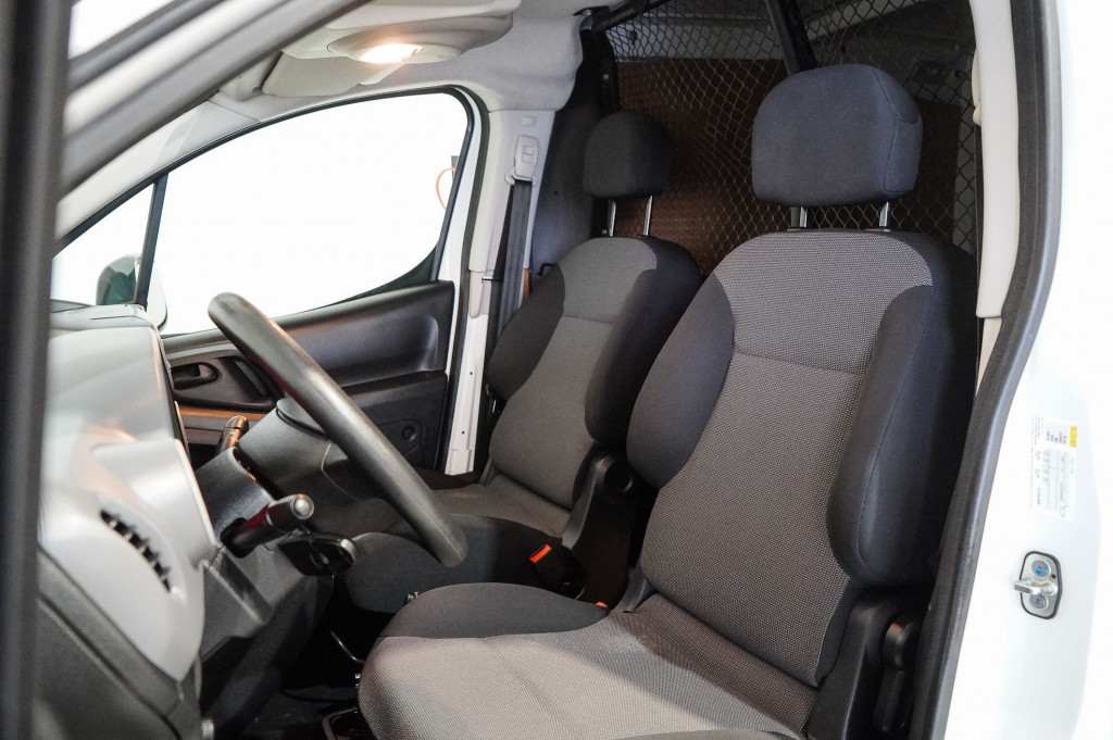 PEUGEOT PARTNER 1.6 BlueHDI FURGÓN CERRADO 100 de segunda mano