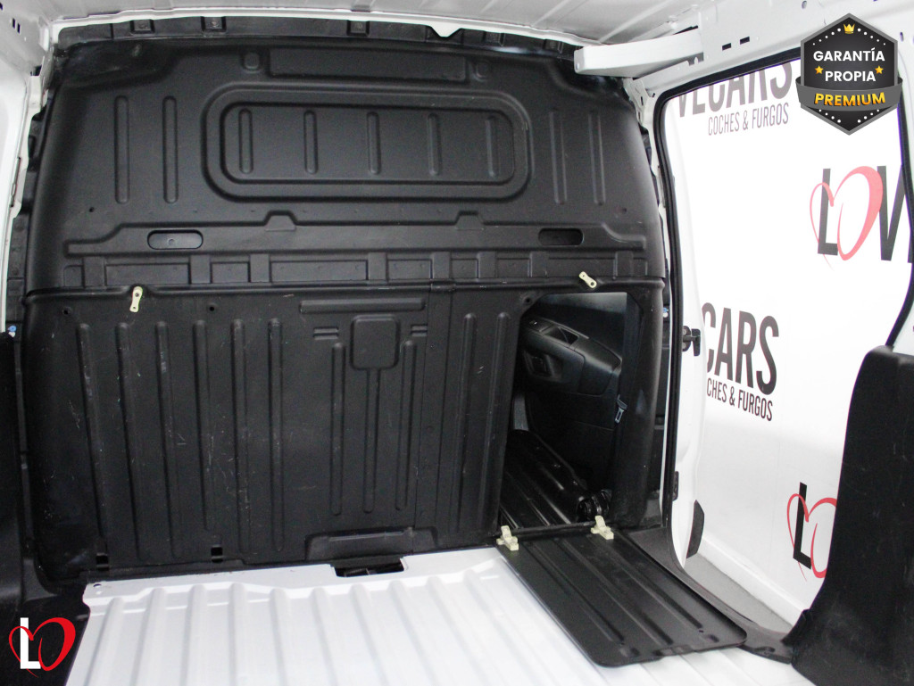 PEUGEOT PARTNER BlueHDI 3 PLAZAS FURGÓN CERRADO L2 100 de segunda mano