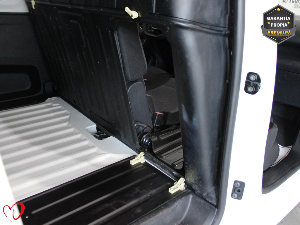 PEUGEOT PARTNER BlueHDI 3 PLAZAS FURGÓN CERRADO L2 100 de segunda mano