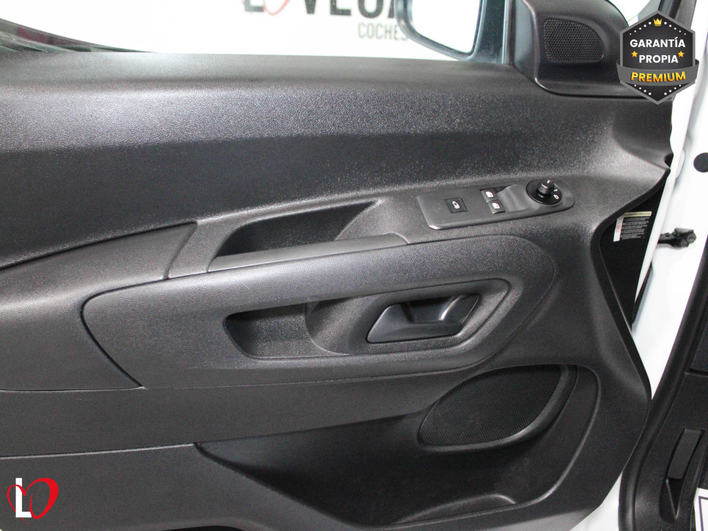 PEUGEOT PARTNER BlueHDI 3 PLAZAS FURGÓN CERRADO L2 100 de segunda mano