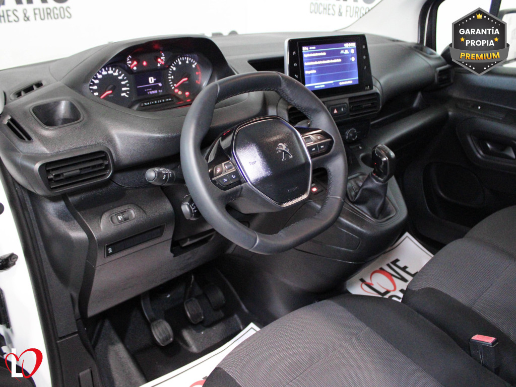 PEUGEOT PARTNER BlueHDI 3 PLAZAS FURGÓN CERRADO L2 100 de segunda mano