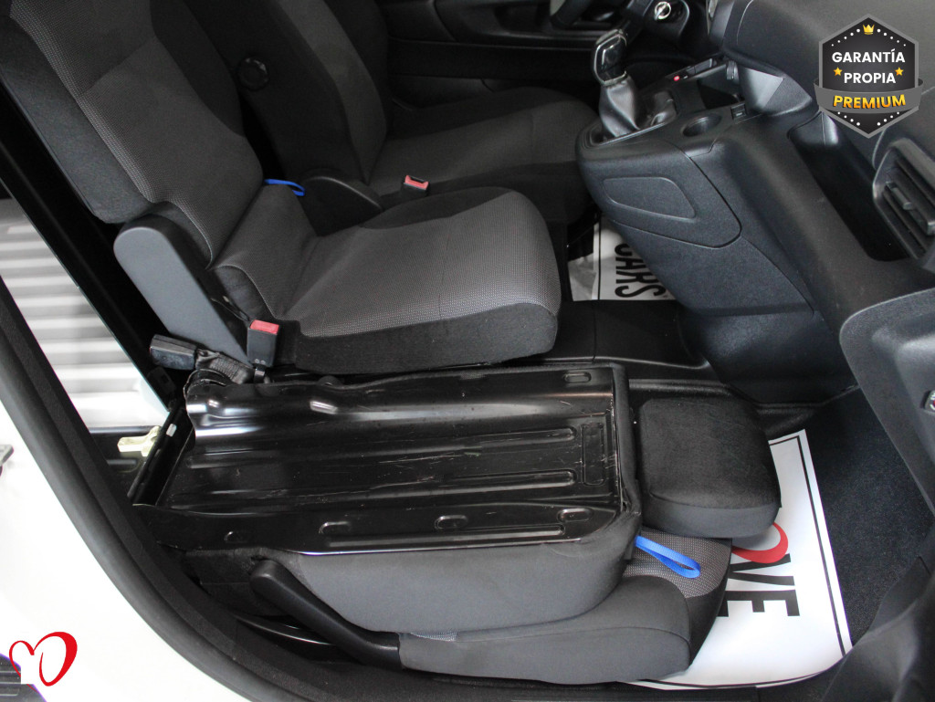 PEUGEOT PARTNER BlueHDI 3 PLAZAS FURGÓN CERRADO L2 100 de segunda mano