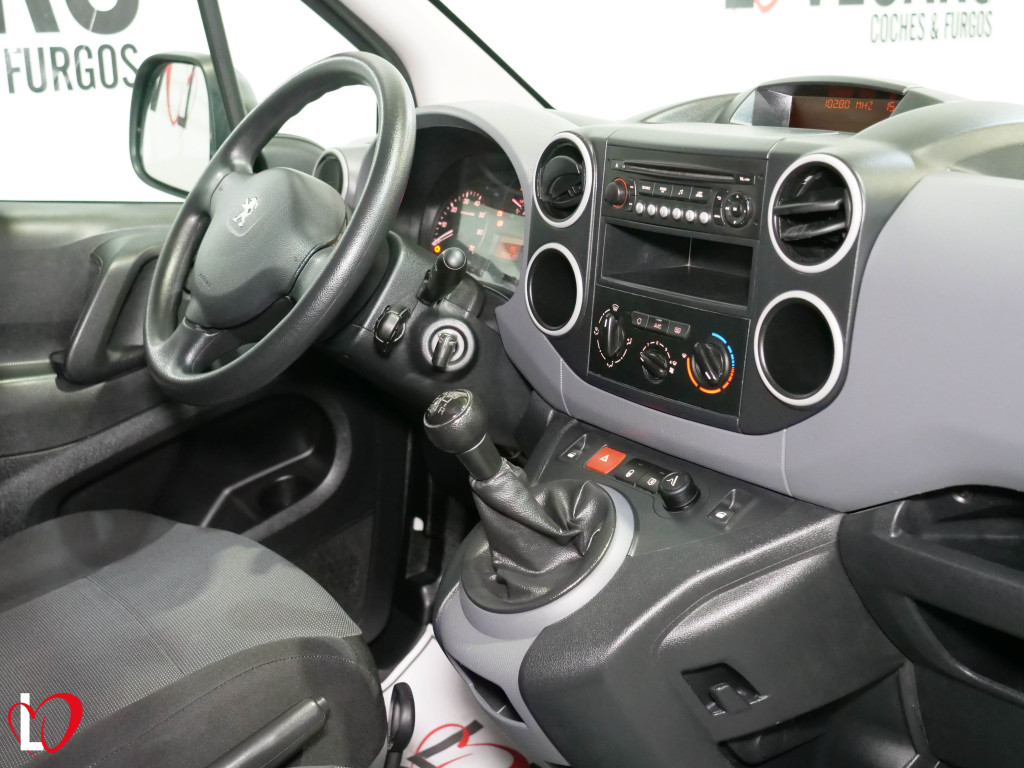 PEUGEOT PARTNER BlueHDI 3 PLZ FURGÓN CERRADO L2 100 de segunda mano