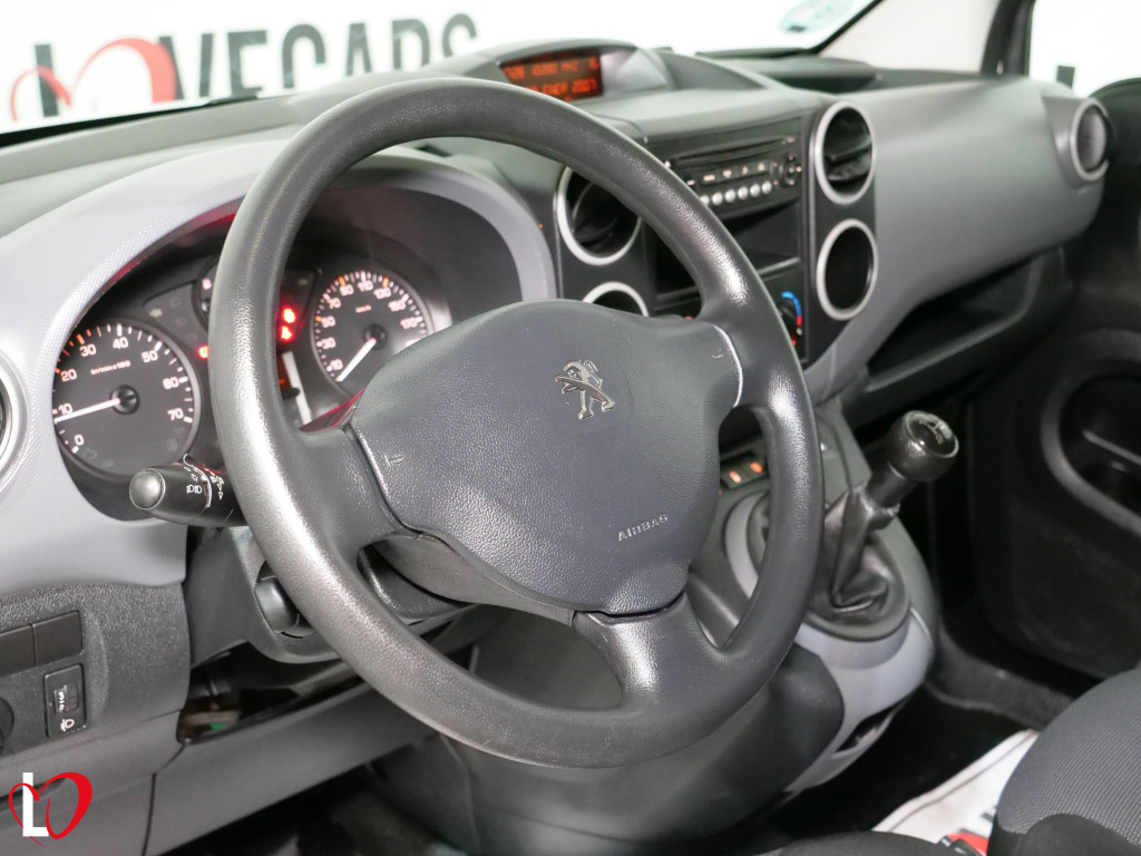PEUGEOT PARTNER BlueHDI 3 PLZ FURGÓN CERRADO L2 100 de segunda mano