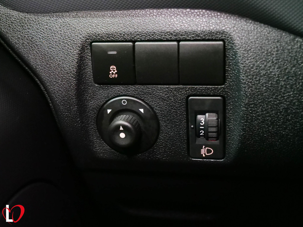 PEUGEOT PARTNER BlueHDI 3 PLZ FURGÓN CERRADO L2 100 de segunda mano