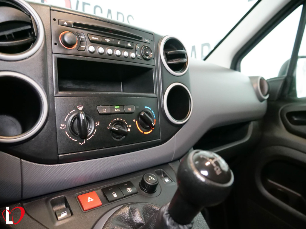 PEUGEOT PARTNER BlueHDI 3 PLZ FURGÓN CERRADO L2 100 de segunda mano