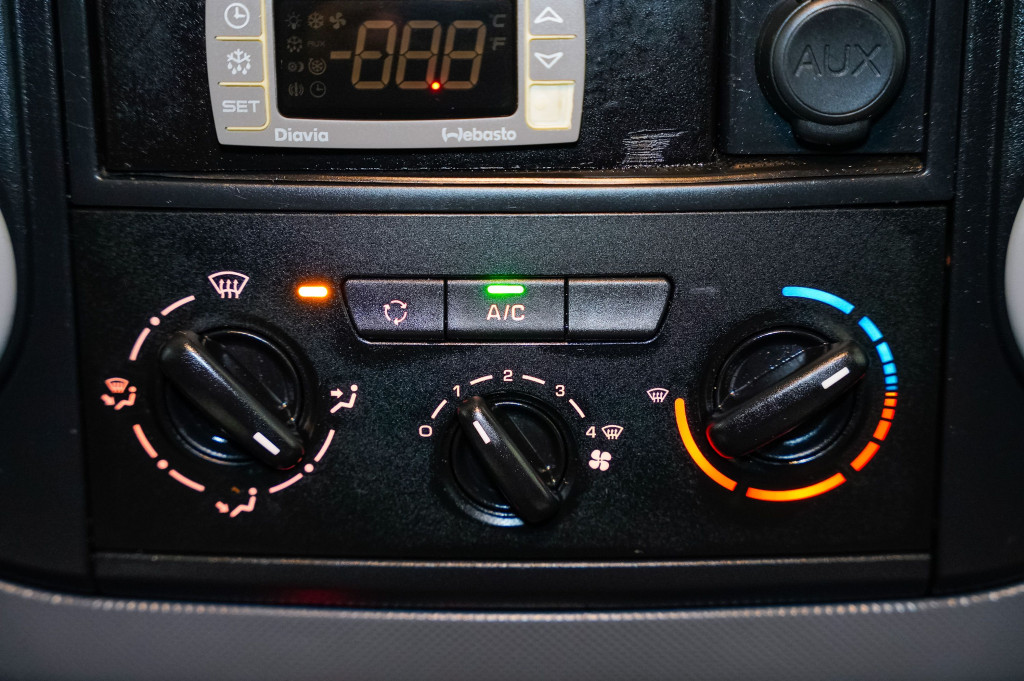 PEUGEOT PARTNER BlueHDI ISOTERMO + EQUIPO DE FRIO 100 de segunda mano