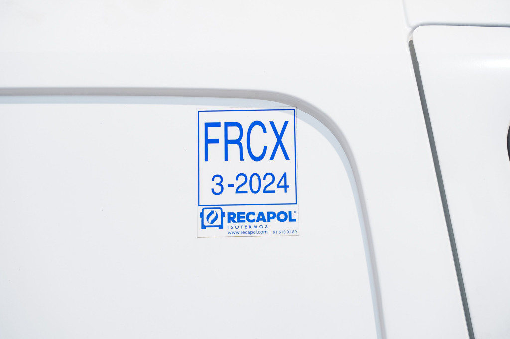 PEUGEOT PARTNER BlueHDI ISOTERMO + EQUIPO DE FRIO 100 de segunda mano