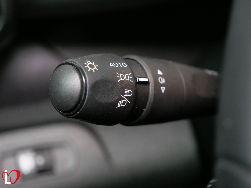 PEUGEOT PARTNER BlueHDI S&S FURGÓN ISOTERMO 6 VEL 100 de segunda mano