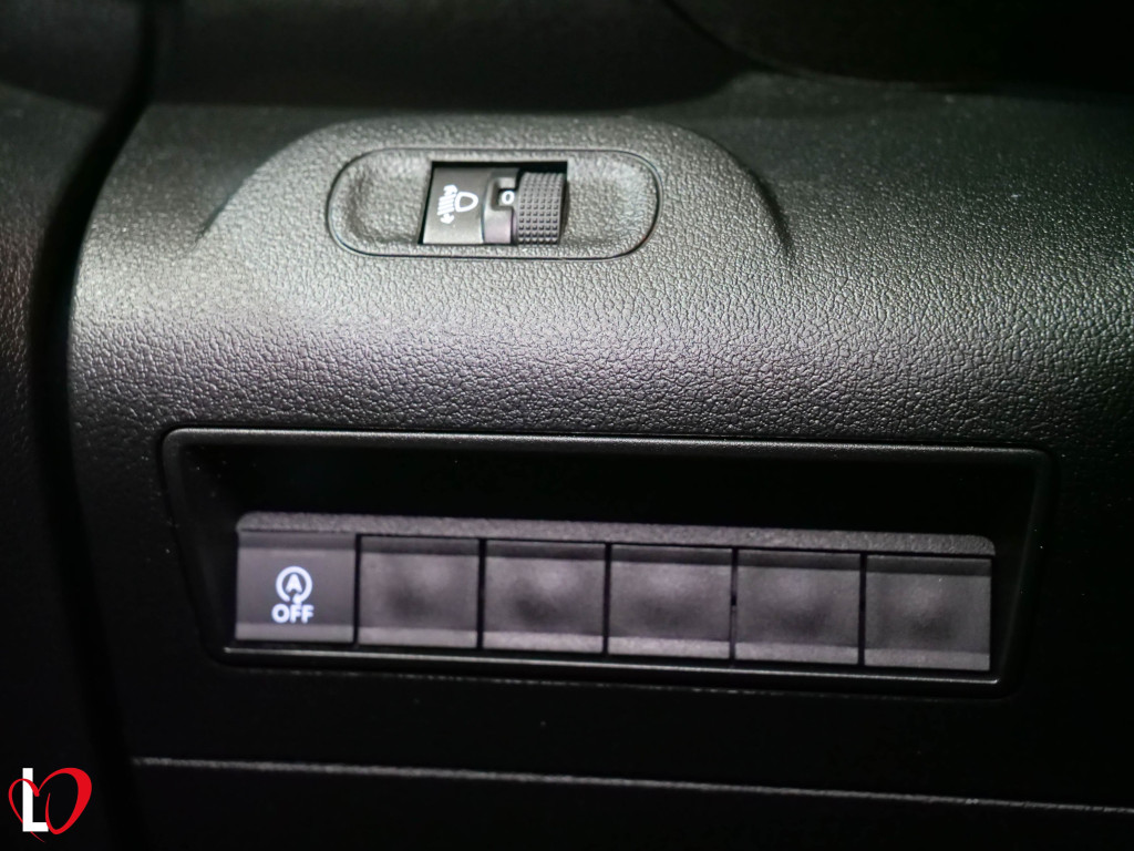 PEUGEOT PARTNER BlueHDI S&S FURGÓN ISOTERMO 6 VEL 100 de segunda mano