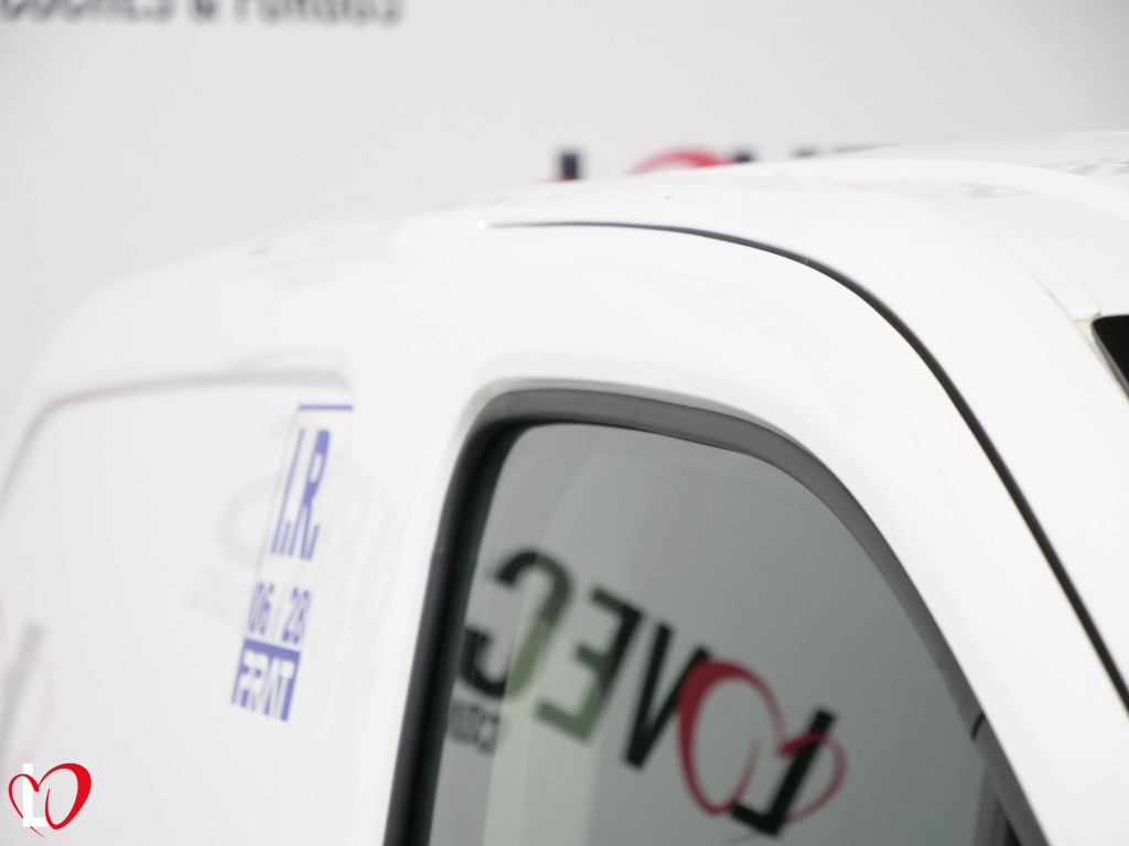 PEUGEOT PARTNER BlueHDI S&S FURGÓN ISOTERMO 6 VEL 100 de segunda mano