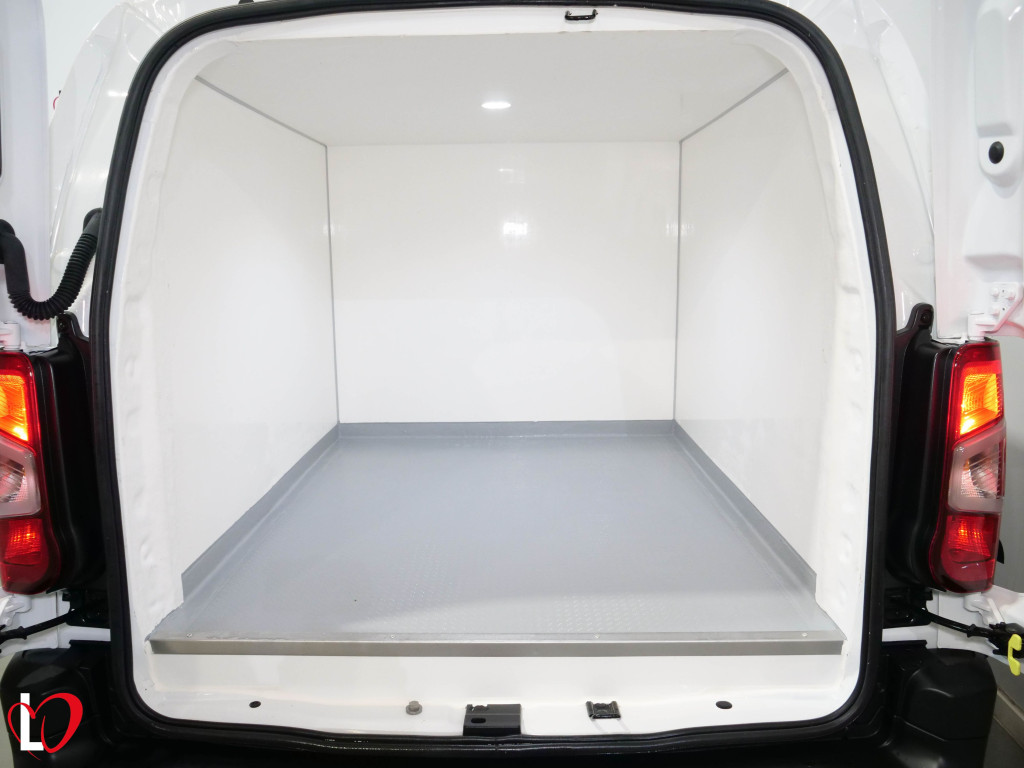 PEUGEOT PARTNER BlueHDI S&S FURGÓN ISOTERMO 6 VEL 100 de segunda mano