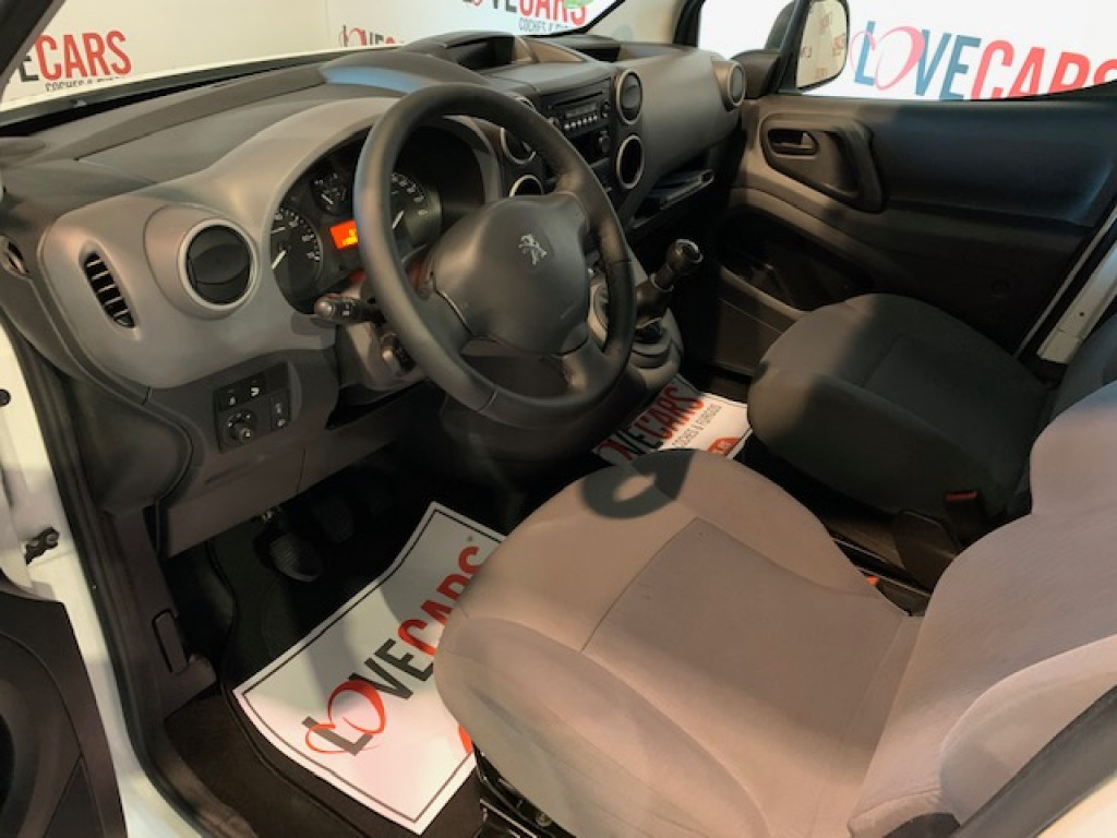 PEUGEOT PARTNER FURGÓN CERRADO 1.6 HDI CONFORT de segunda mano