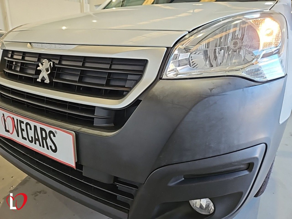 PEUGEOT PARTNER L2 BlueHDI 3 PLZ FURGÓN CERRADO L2 100 de segunda mano