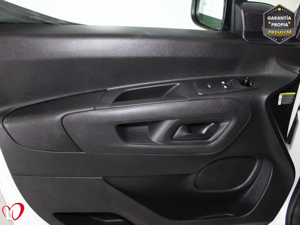 PEUGEOT PARTNER PREMIUM LONG 1000kg BlueHDi 130 6 Vel. 3 PLAZAS de segunda mano