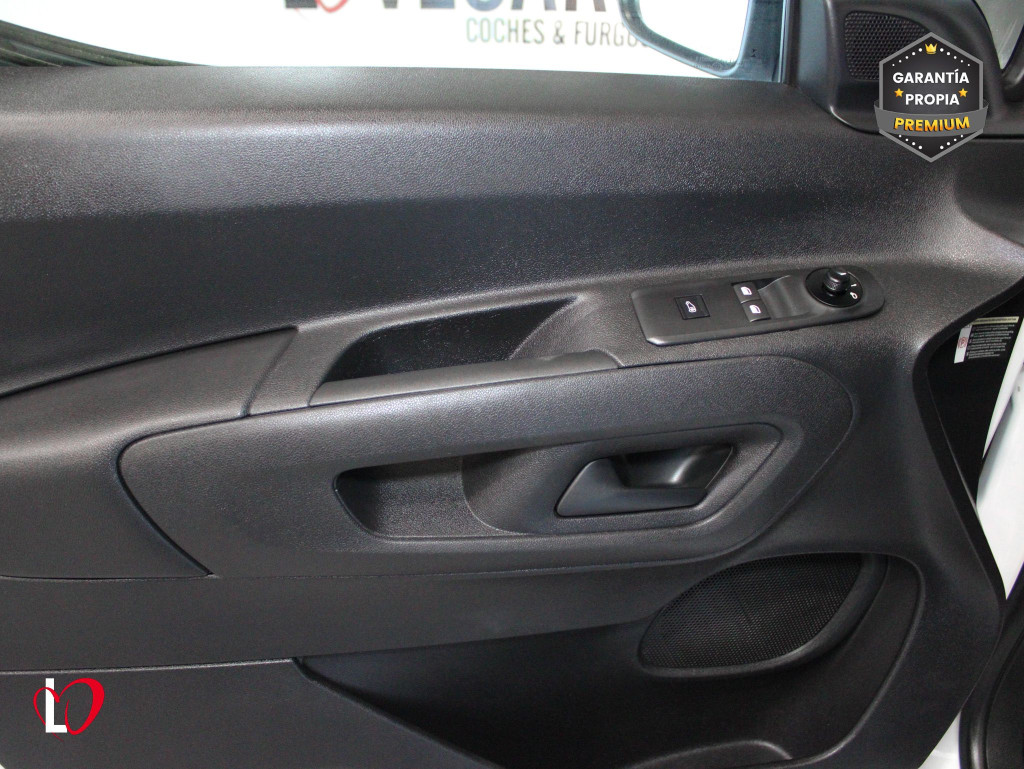 PEUGEOT PARTNER PREMIUM STANDARD 1000kg BlueHDi 100 S&S 5 Vel. 3 PLAZAS de segunda mano