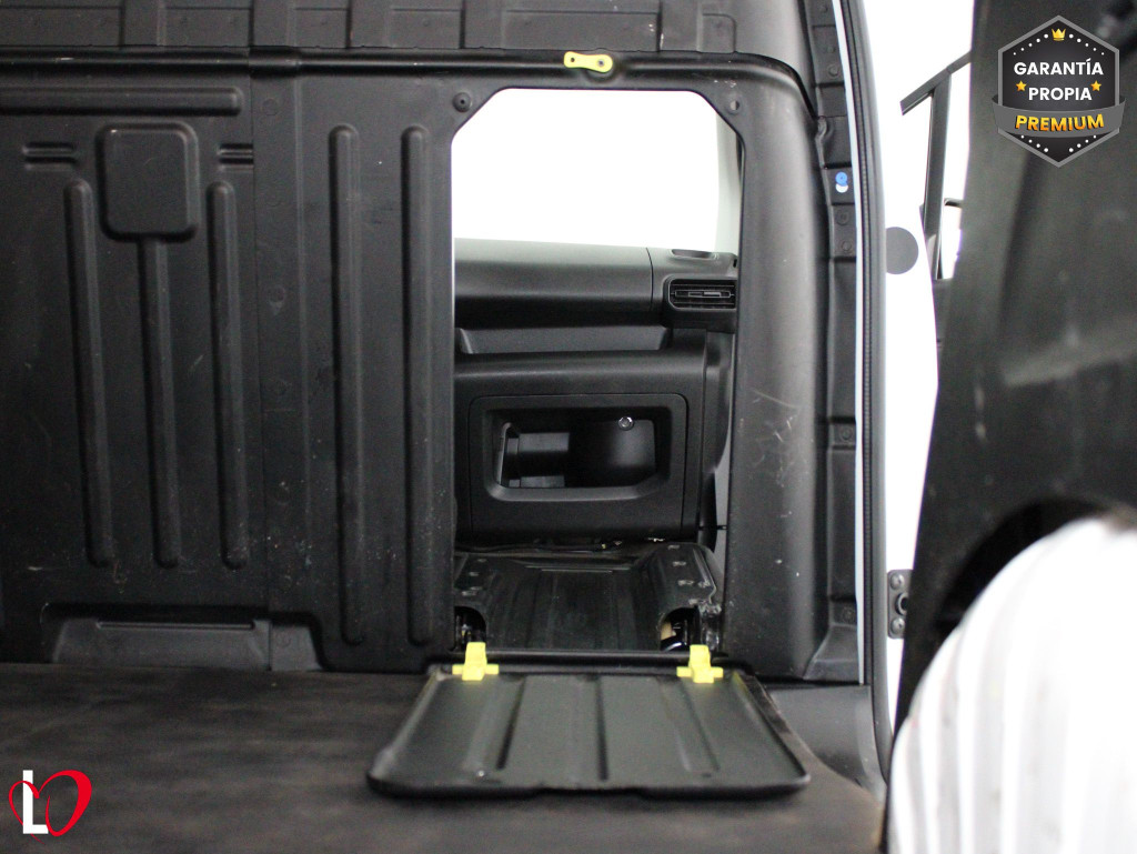 PEUGEOT PARTNER PRO STANDARD 600kg BlueHDi 100 S&S 6 Vel. 3 PLAZAS de segunda mano