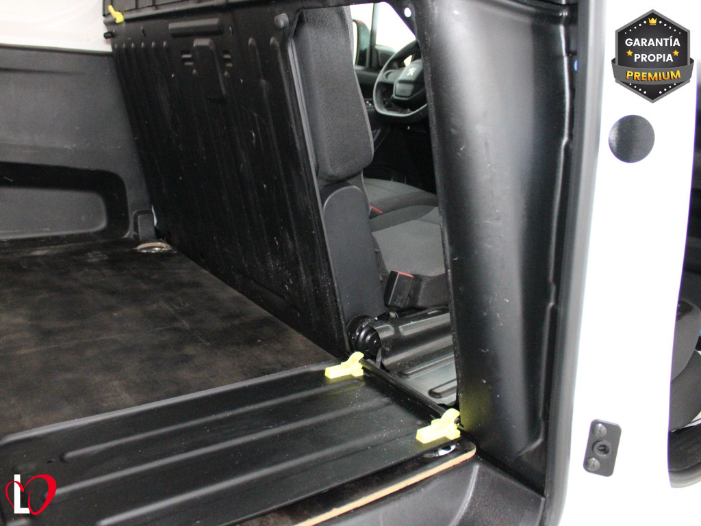PEUGEOT PARTNER PRO STANDARD 600kg BlueHDi 100 S&S 6 Vel. 3 PLAZAS de segunda mano