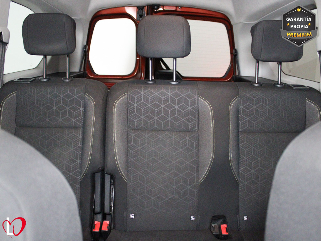PEUGEOT RIFTER ACTIVE BlueHDi 100 S&S 5 Vel. MAN Long 7 PLAZAS de segunda mano