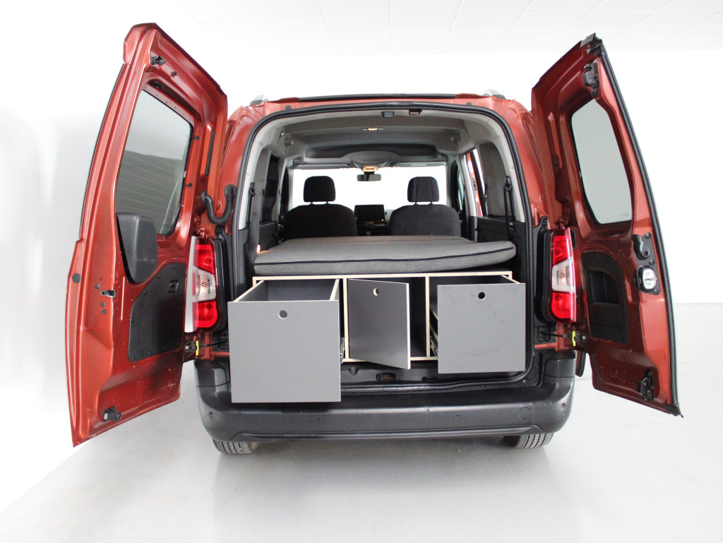 PEUGEOT RIFTER BlueHDi S&S ALLURE Standard 6 VEL 130 de segunda mano