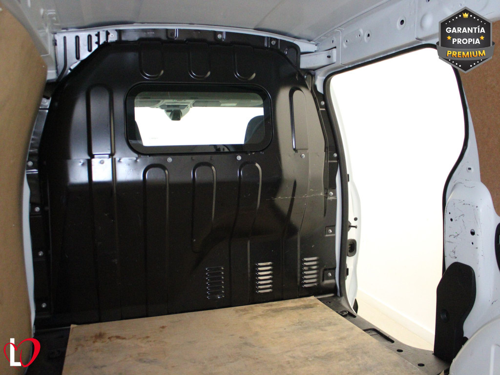 RENAULT EXPRESS 1.5 DCI BLUE ADVANCE FURGÓN 6 VEL 96 de segunda mano